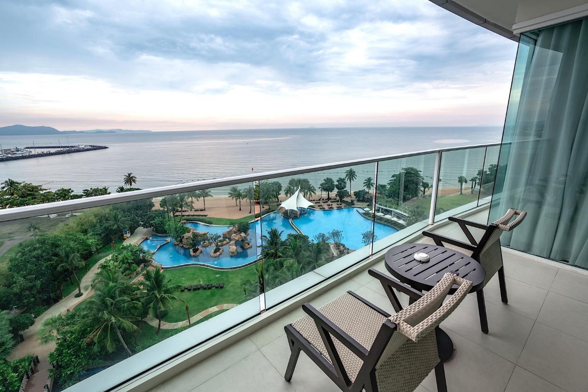 Movenpick Residences Pattaya With Ocean View Na Chom Thian Dış mekan fotoğraf